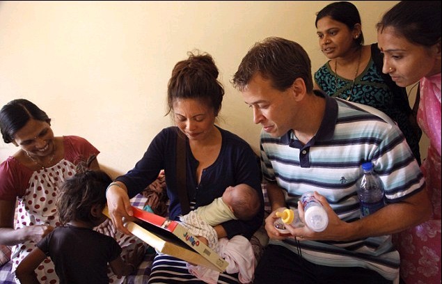 美國夫婦在印度的生子夢 美國夫婦在印度的生子夢