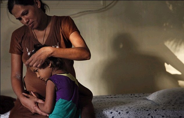 美國夫婦在印度的生子夢 美國夫婦在印度的生子夢