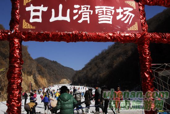 全家滑雪總動(dòng)員 甘山優(yōu)惠大放送