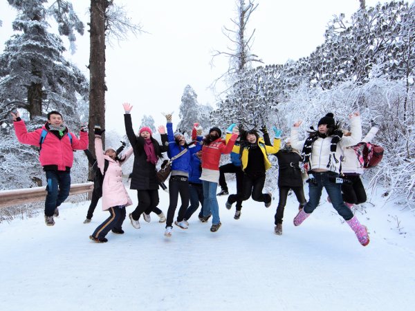 沐浴拜佛峨眉山，吉祥如意大家沾