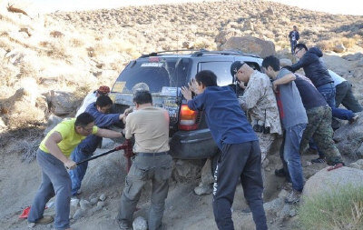 美國36位華人駕車勇闖死亡谷途中歷經艱險困難