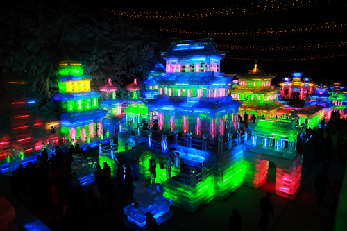 龍慶峽賞冰燈 冬日里的炫麗童話世界 龍慶峽賞冰燈 冬日里的炫麗童話世界