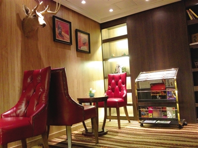 　　28平方米的豪華標(biāo)準(zhǔn)間設(shè)施齊全。