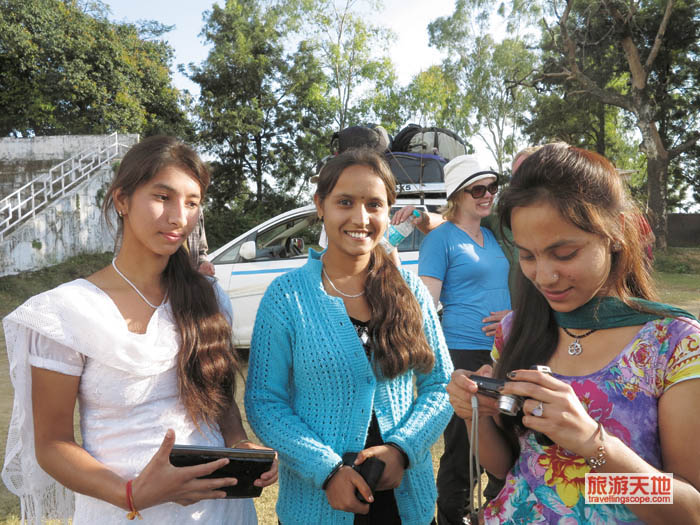 滑翔傘美女帶你御風(fēng)而行 滑翔傘美女帶你御風(fēng)而行