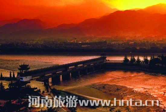 喜迎建軍 游革命路線 喜迎建軍 游革命路線