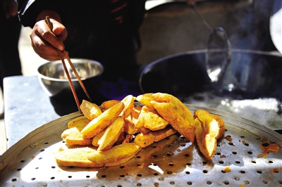 陜北特色小吃黃炸糕。