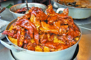 青巖古鎮(zhèn)的豬腳。