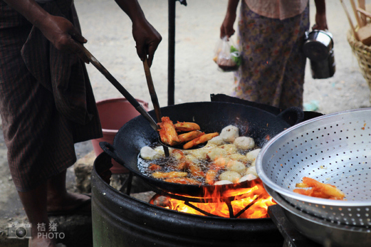 緬甸，繽紛的街邊平民小吃