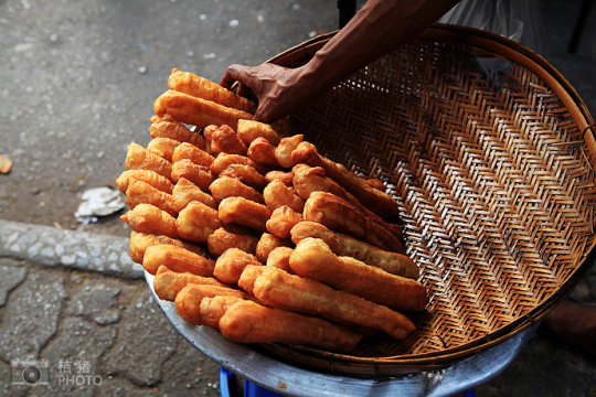 緬甸，繽紛的街邊平民小吃