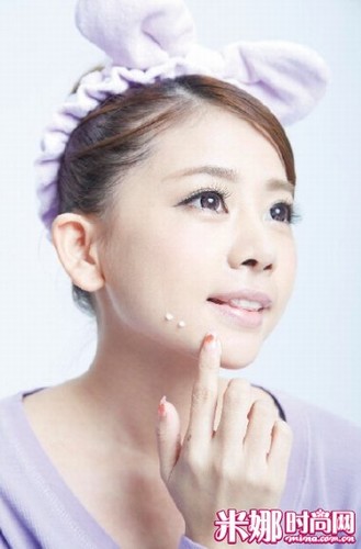 粗鹽進(jìn)行角質(zhì)護(hù)理 粗鹽進(jìn)行角質(zhì)護(hù)理