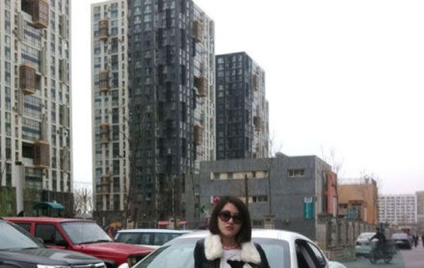 郭美美的座駕瑪莎拉蒂購(gòu)于2011年4月2日，購(gòu)車款為240萬(wàn)元。