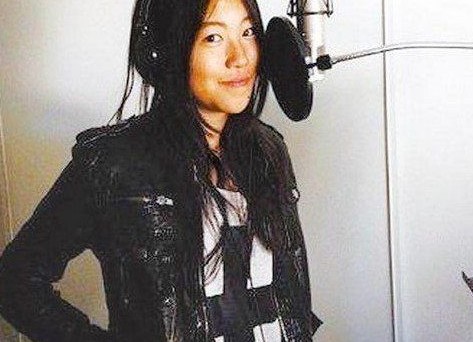 王菲女兒竇靖童的彈唱視頻被網(wǎng)友贊美。（資料圖）