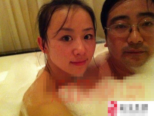 網(wǎng)傳女主播被國(guó)家檔案局官員包養(yǎng)4年艷照曝光 網(wǎng)傳女主播被國(guó)家檔案局官員包養(yǎng)4年艷照曝光