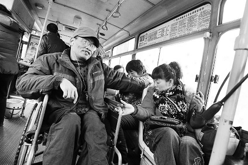 點(diǎn)亮燭光溫暖心田 點(diǎn)亮燭光溫暖心田