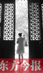 前日，鄭州市碧沙崗地下公共納涼點(diǎn)的入口