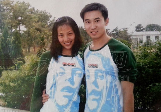 王亞平與丈夫合影照曝光 姥姥盼其回老家看看 王亞平與丈夫合影照曝光 姥姥盼其回老家看看