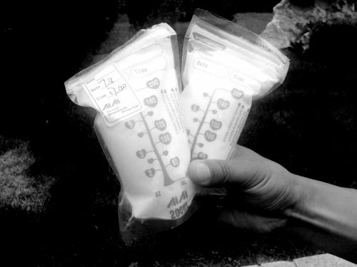 記者購(gòu)買到的“人奶”。