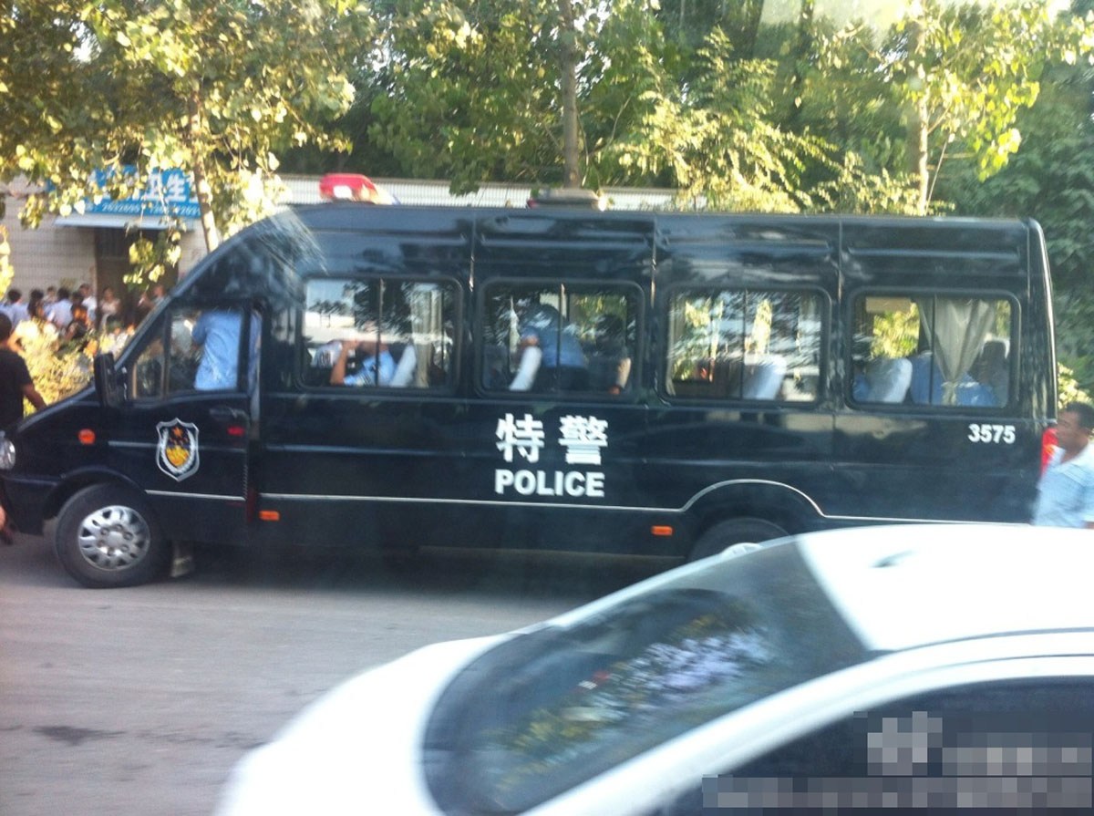 安陽公交車發(fā)生持刀搶劫案2死13傷 圖片來源網(wǎng)絡(luò)