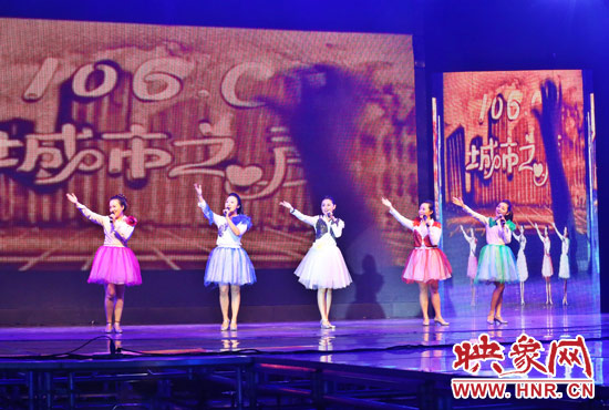 《城市之窗》沙畫(huà)與說(shuō)唱表演 《城市之窗》沙畫(huà)與說(shuō)唱表演