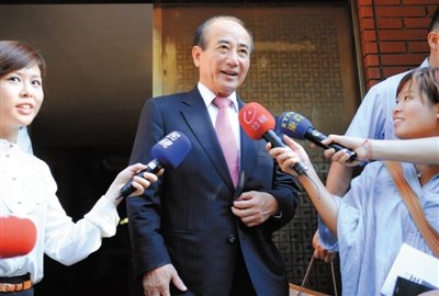 9月11日，王金平前往國民黨考紀會時回答記者提問。