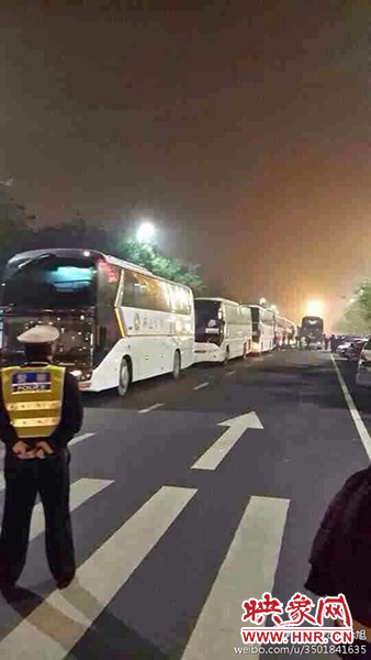 11月1日深夜，鄭州鄭東新區(qū)夜總會“皇家一號”被查處。網(wǎng)友供圖