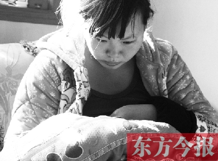 重新找回兒子蛋蛋，年輕的媽媽再也不忍離開