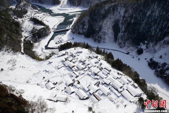 　　當(dāng)?shù)貢r(shí)間2014年2月17日，據(jù)日本媒體報(bào)道，日本關(guān)東甲信及日本東北等地區(qū)遭遇大雪。