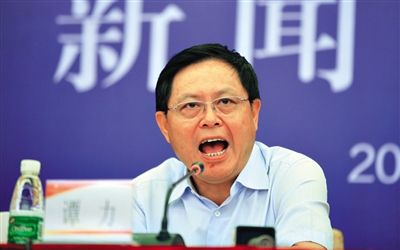 　譚力 男，1955年10月生，漢族，重慶市人，大學學歷，有知青經(jīng)歷。2009年3月前，一直在四川工