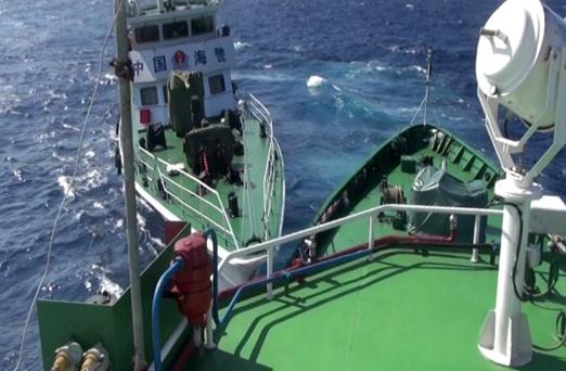 越南拍攝的中國海空力量護衛(wèi)981鉆井平臺。