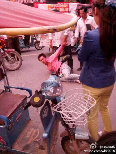 現(xiàn)場(chǎng)圖片來(lái)自網(wǎng)友 現(xiàn)場(chǎng)圖片來(lái)自網(wǎng)友