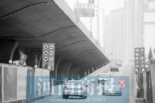 隴海路高架大學(xué)路南側(cè)西向東上橋匝道，后天就要封閉了