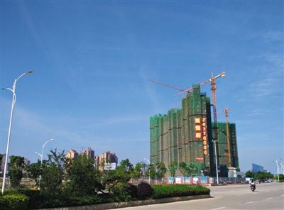 泉州東海片區(qū)海悅府地產項目。該項目開發(fā)公司董事蔡俊偉于春節(jié)前被帶走調查。