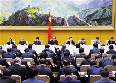 5月12日，國(guó)務(wù)院召開推進(jìn)簡(jiǎn)政放權(quán)放管結(jié)合職能轉(zhuǎn)變工作電視電話會(huì)議，李克強(qiáng)總理發(fā)表講話。新華社記者