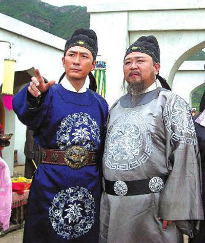 李元芳(左)紅過了狄大人 李元芳(左)紅過了狄大人