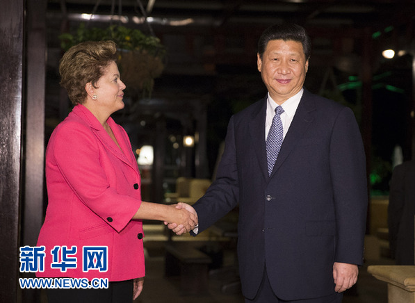 3月27日，國家主席習(xí)近平在南非德班會見巴西總統(tǒng)羅塞夫。新華社記者 蘭紅光 攝