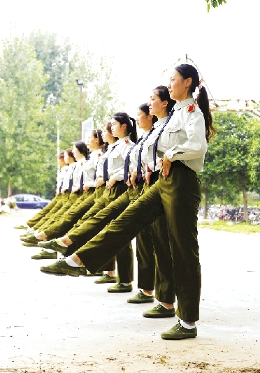 軍訓(xùn)