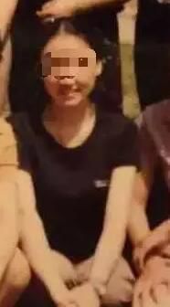 吳老師教音樂，已在該校工作十幾年。