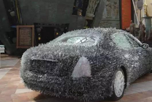 驚！車主用玻璃渣改裝瑪莎拉蒂