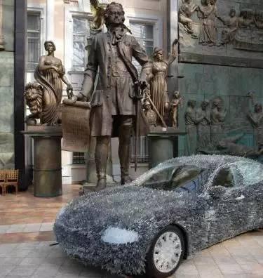 驚！車主用玻璃渣改裝瑪莎拉蒂