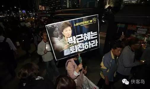 停不下來(lái)！這是韓國(guó)人民送給樸總統(tǒng)的《下臺(tái)歌》