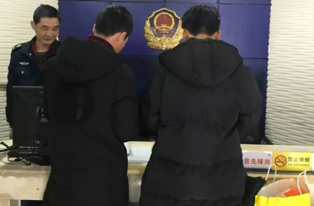 騙子欲用假iPhone7掉包行騙 真手機(jī)被買(mǎi)家套路走