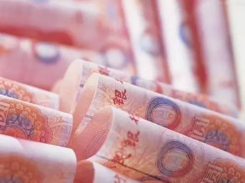 對(duì)增收潛力大、帶動(dòng)能力強(qiáng)的7大群體（技能人才、新型職業(yè)農(nóng)民、科研人員、小微企業(yè)創(chuàng)業(yè)者、企業(yè)經(jīng)營(yíng)管理人、基層干部隊(duì)伍、有勞動(dòng)能力困難群體）實(shí)施激勵(lì)計(jì)劃，推出差別化收入分配激勵(lì)政策，帶動(dòng)城鄉(xiāng)居民實(shí)現(xiàn)總體增收。