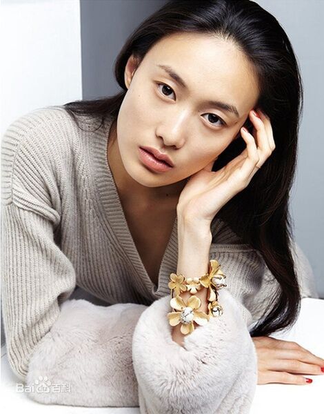 陳冠希女兒首曝光 陳冠希女友是誰？秦舒培個(gè)人資料照片家庭背景