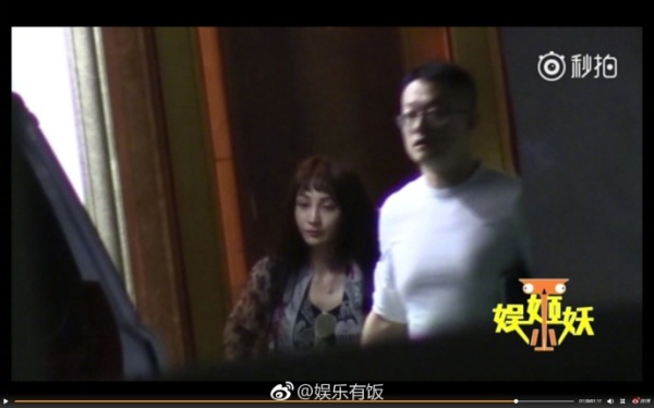 姚笛兩個字承認(rèn)戀情 收大捧鮮花笑容燦爛 姚笛兩個字承認(rèn)戀情 收大捧鮮花笑容燦爛