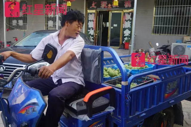 文玩核桃遇冷由幾萬(wàn)一對(duì)降到5元沒(méi)人要？商戶否認(rèn)