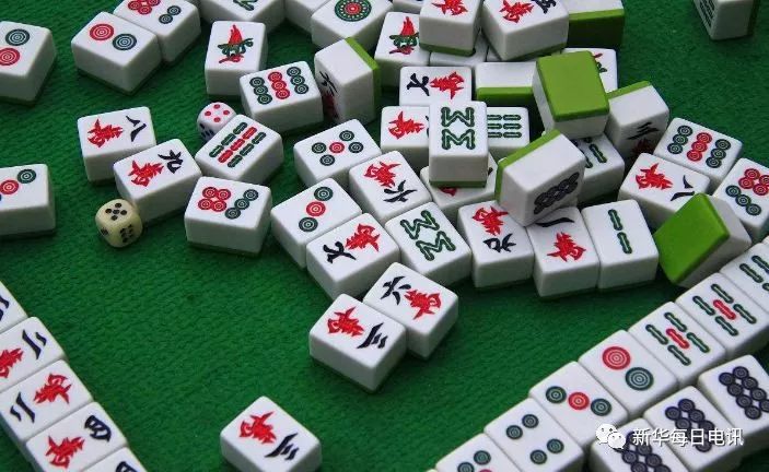 中國(guó)人過年熱衷打麻將 但你知道為何不是玩撲克嗎