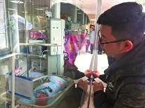 罕見！女子早產(chǎn)4胞胎全是女孩 最輕的僅0.7公斤