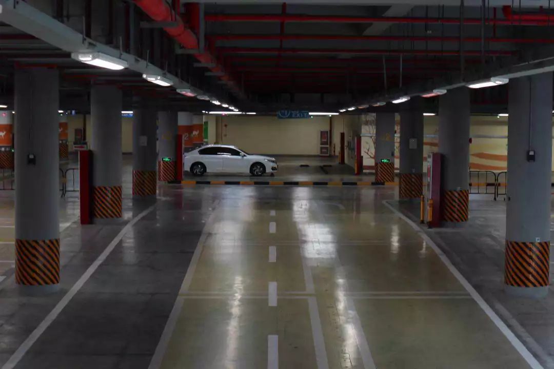 沒最貴有更貴!男子過年車停高鐵站10天被收1328元 沒最貴有更貴!男子過年車停高鐵站10天被收1328元