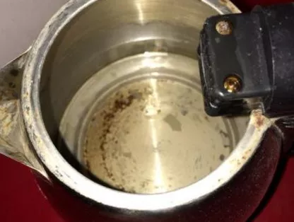 太惡心！女游客竟用酒店燒水壺煮自己的臟內(nèi)褲