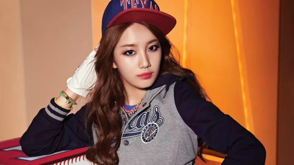 從李敏鎬到李棟旭，再次分手的“男神收割機(jī)”裴秀智被嘲太花心？